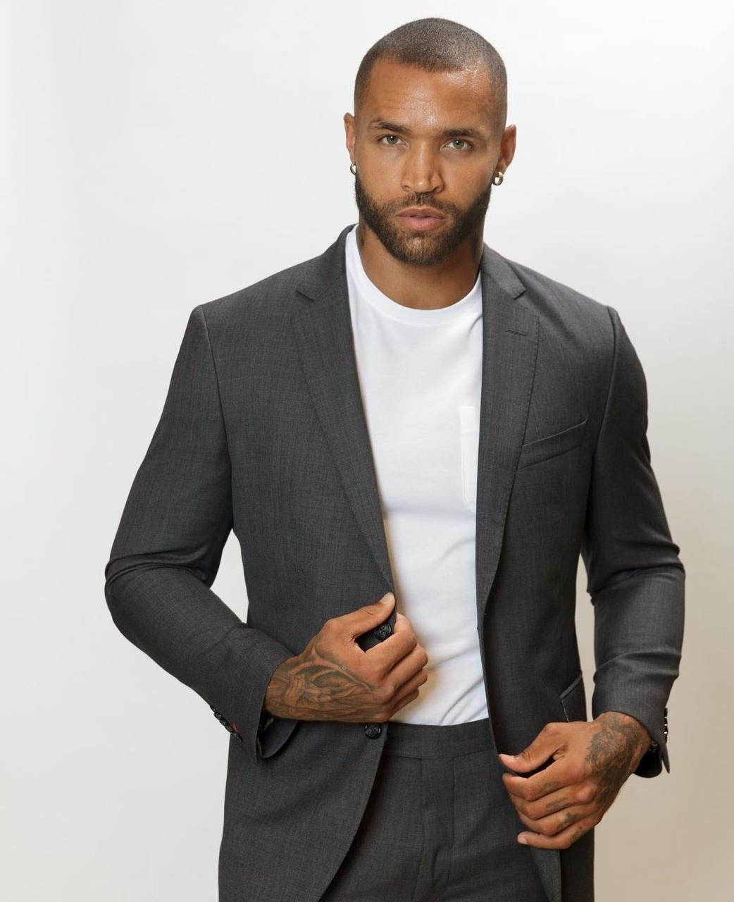 Tailored Fit vs Regular Fit Shirt: The Surprising Choice That Could Tr Tailored Fit vs Regular Fit Shirt: The Surprising Choice That Could Tr